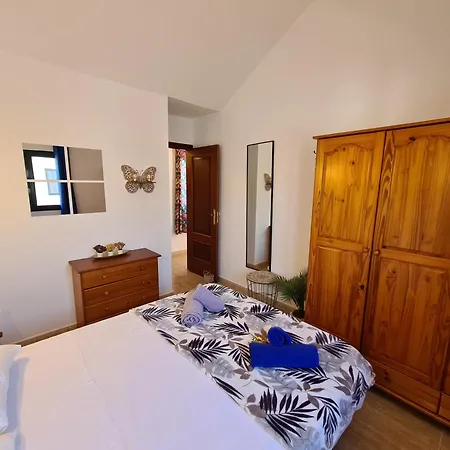 Bella Vista - Amazonas * Puerto del Carmen (Lanzarote)